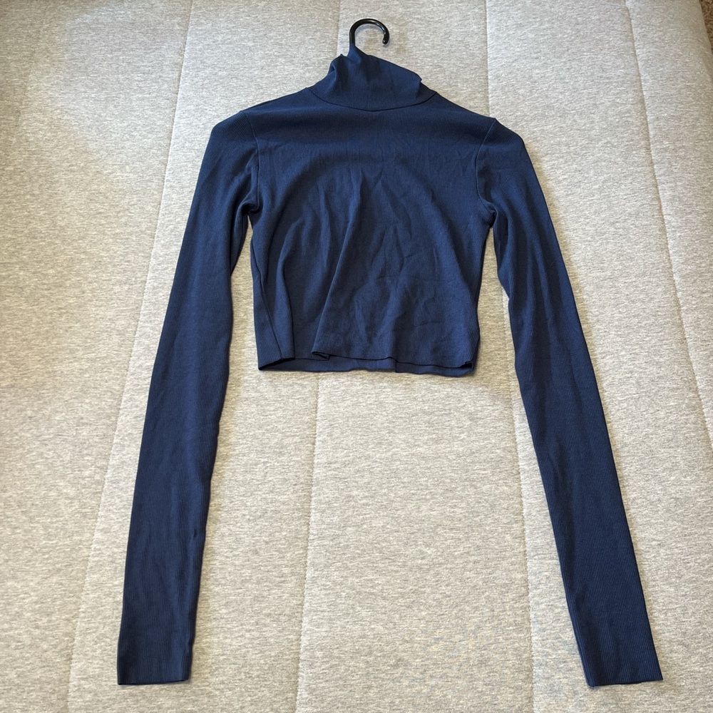 Eterne Cropped Fitted Turtleneck in Navy Blue - Picture 4 of 8